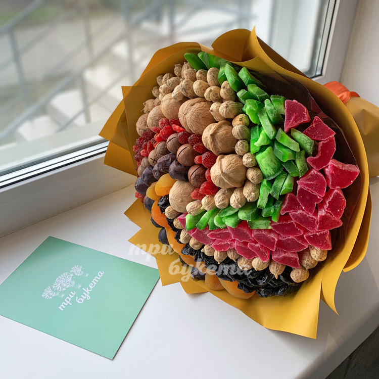 Ореховый букет с цукатами в крафте (доп. фото)